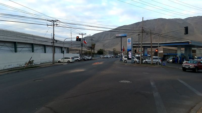 Catastro de avenida en el barrio industrial de Iquique